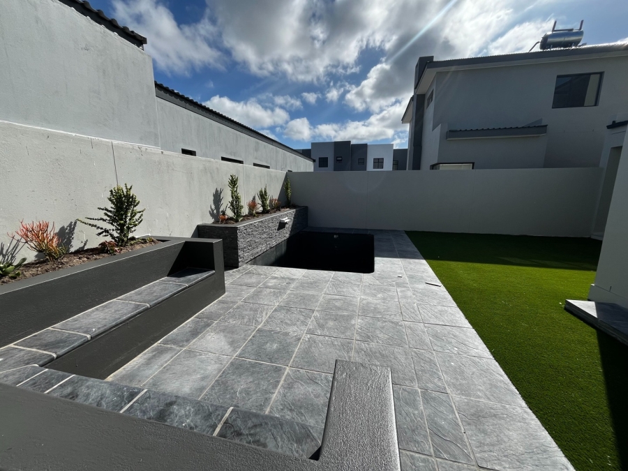 3 Bedroom Property for Sale in Sandown Western Cape